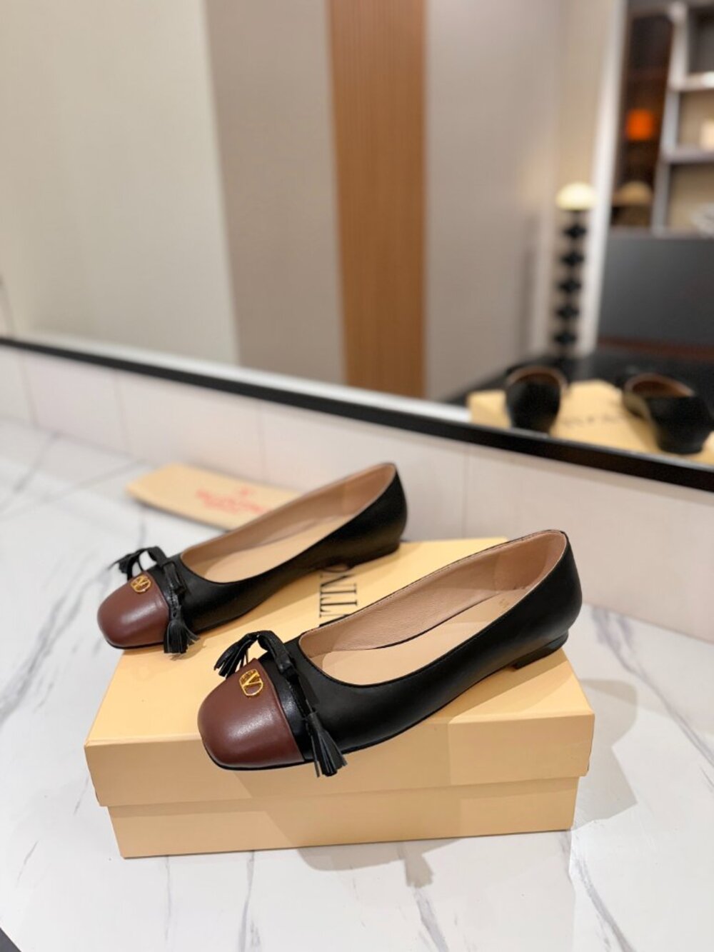 Valentino VLogo Bow Ballet Flats - Picture 3 of 8